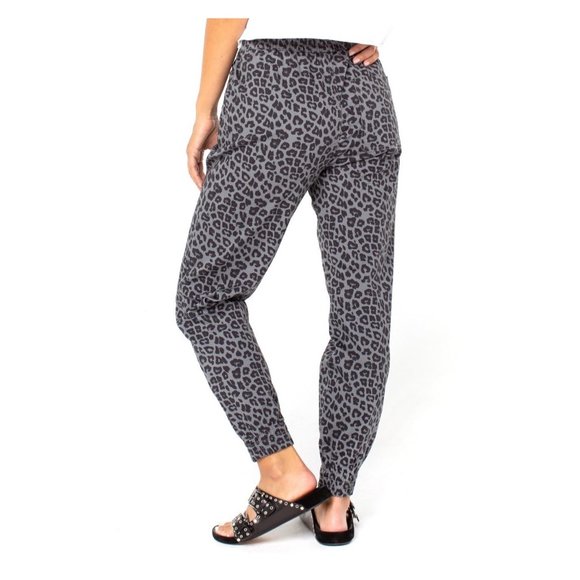 Celebrity Pink Junior Ladies High Rise Grey Leopard Print Stylish Jogger SZ XS - Picture 3 of 4